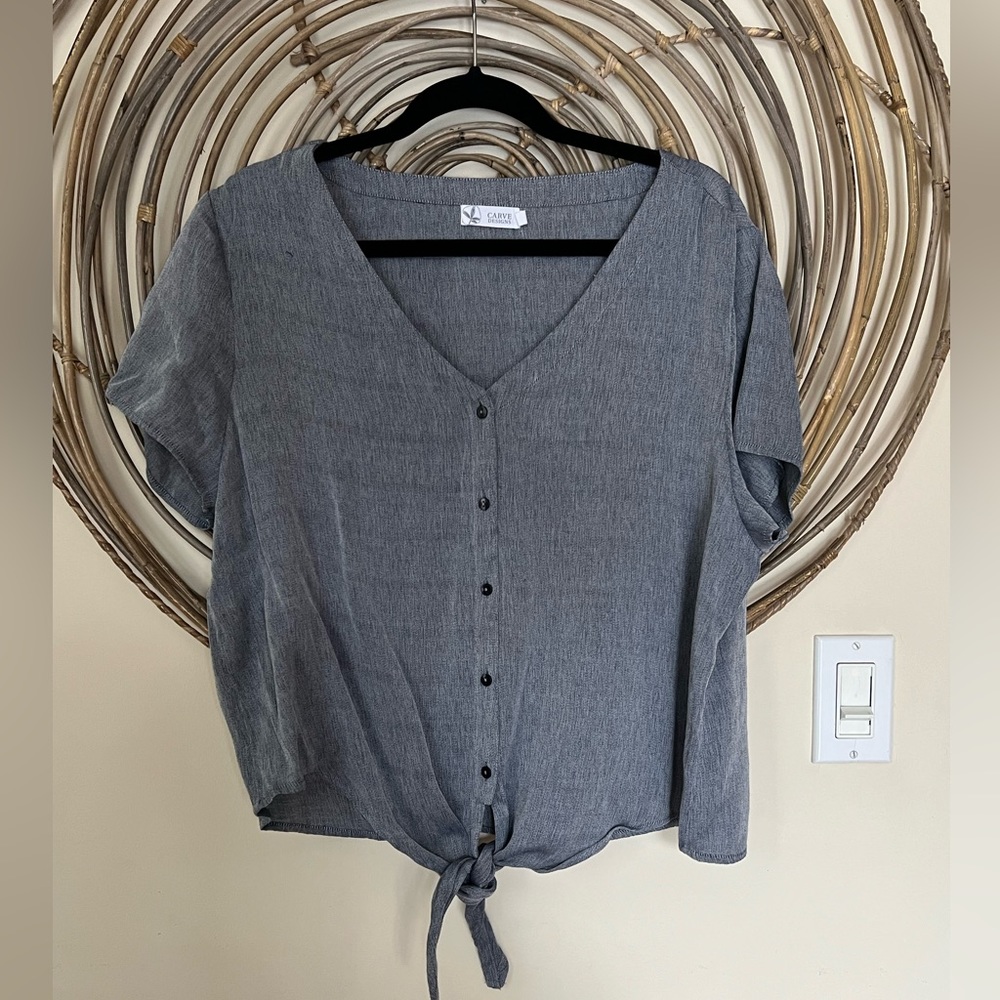 Carve Designs Top - Size Large